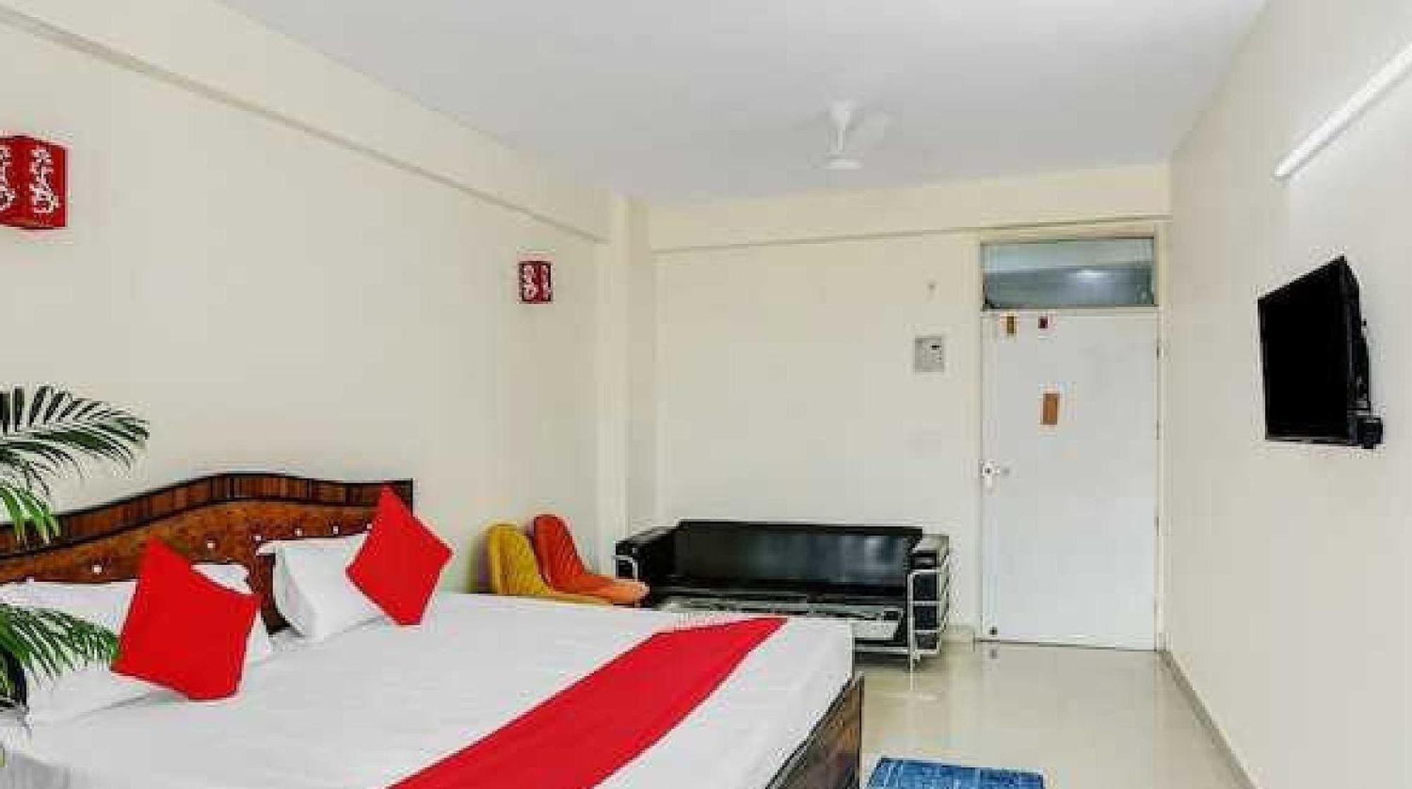 Hotel O Krishna Orchid Near Noida Sector 81 Metro Station Exterior foto
